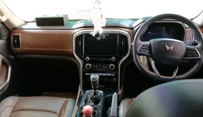 2024 Mahindra SCORPIO-N Z8 L DIESEL MT 2WD 6 STR, Diesel, Manual, 50,665 km, interior