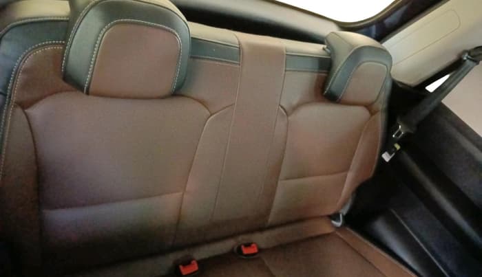 2024 Mahindra SCORPIO-N Z8 L DIESEL MT 2WD 6 STR, Diesel, Manual, 50,665 km, interior