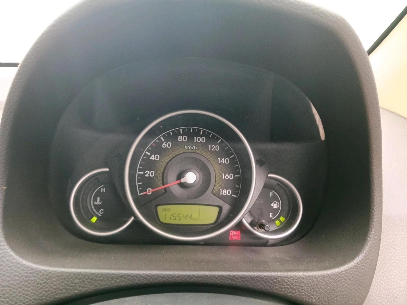 2015 Hyundai Eon SPORTZ, Petrol, Manual, 1,15,544 km, interior