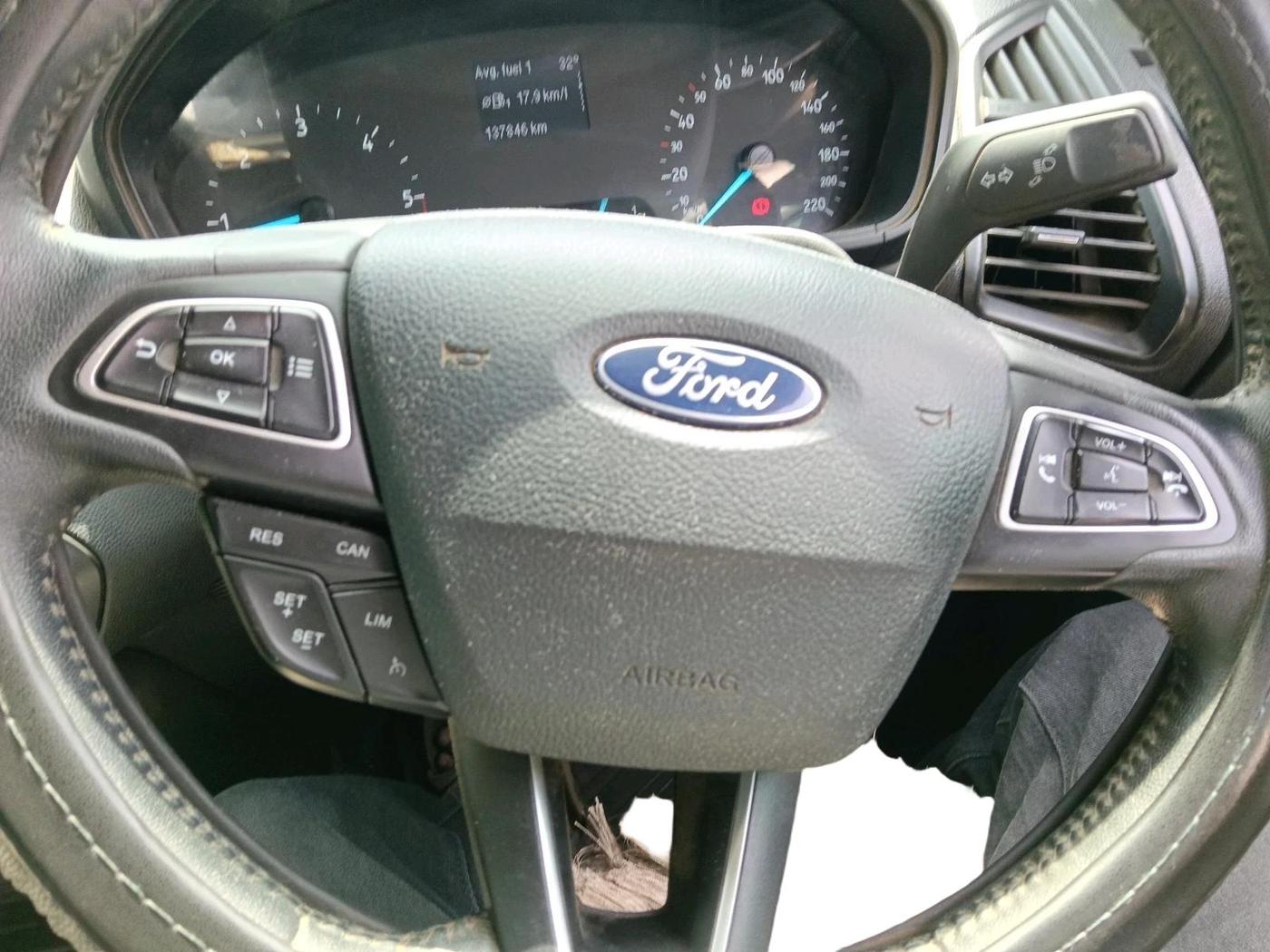 2018 Ford Ecosport TITANIUM + 1.5L DIESEL, Diesel, Manual, 1,37,846 km, interior