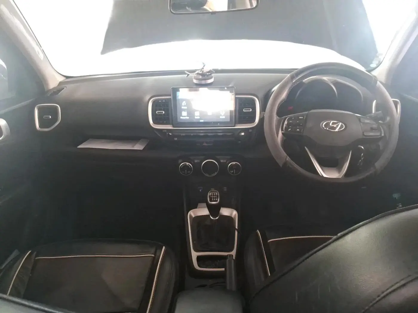 2019 Hyundai VENUE SX 1.0 TURBO, Petrol, Manual, 92,873 km, interior