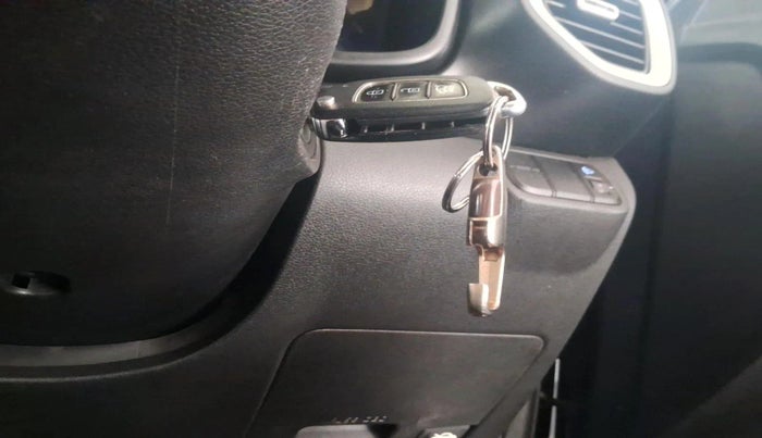 2019 Hyundai VENUE SX 1.0 TURBO, Petrol, Manual, 92,873 km, interior