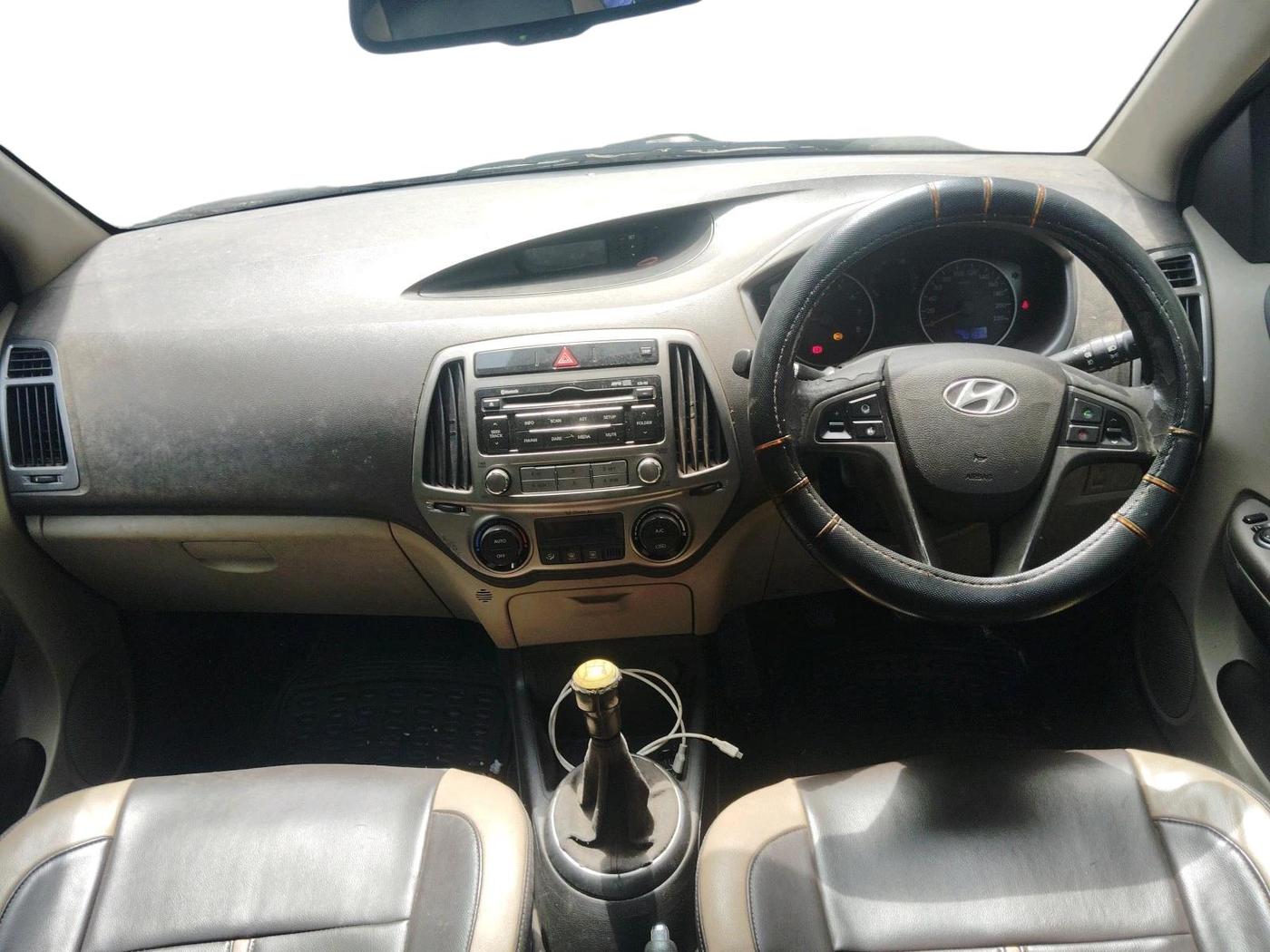 2012 Hyundai i20 SPORTZ 1.2, Petrol, Manual, 70,153 km, interior