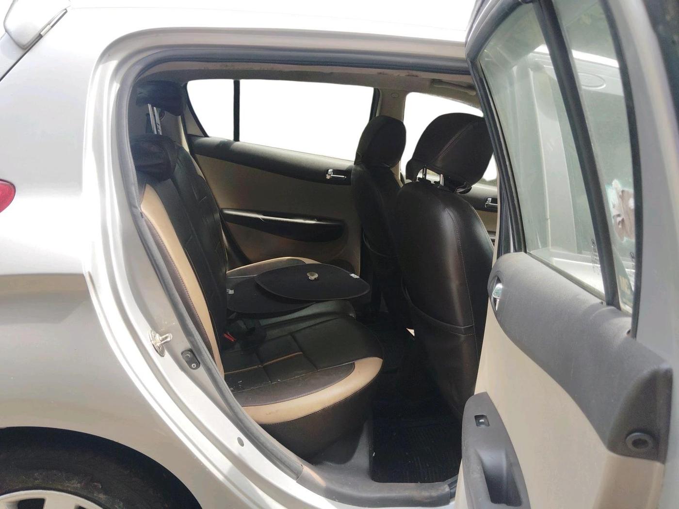2012 Hyundai i20 SPORTZ 1.2, Petrol, Manual, 70,153 km, interior