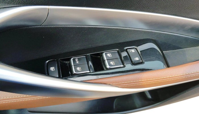 2021 MG HECTOR PLUS SHARP 1.5 PETROL TURBO CVT 6-STR, Petrol, Automatic, 42,467 km, interior