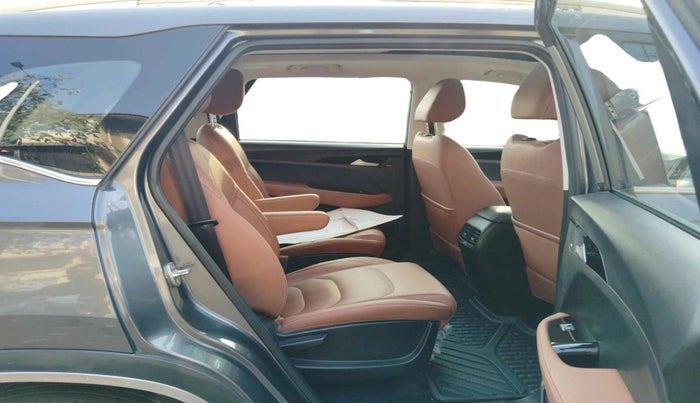 2021 MG HECTOR PLUS SHARP 1.5 PETROL TURBO CVT 6-STR, Petrol, Automatic, 42,467 km, interior