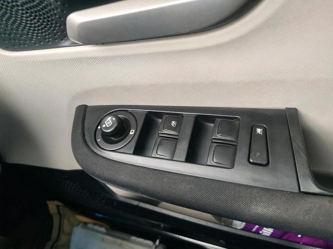 2024 Tata ALTROZ XZ CNG, CNG, Manual, 61,922 km, interior