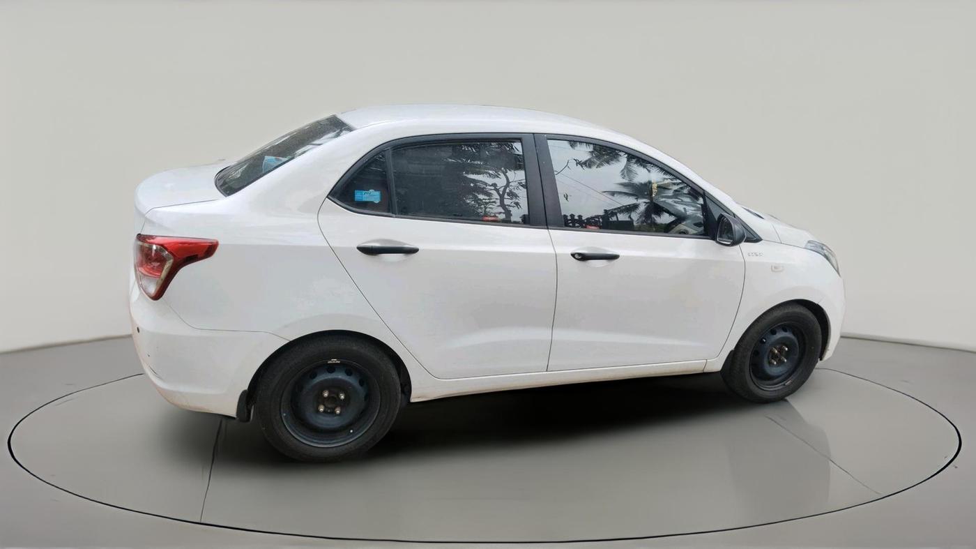 2016 Hyundai Xcent BASE 1.2, Petrol, Manual, 1,15,903 km, exterior