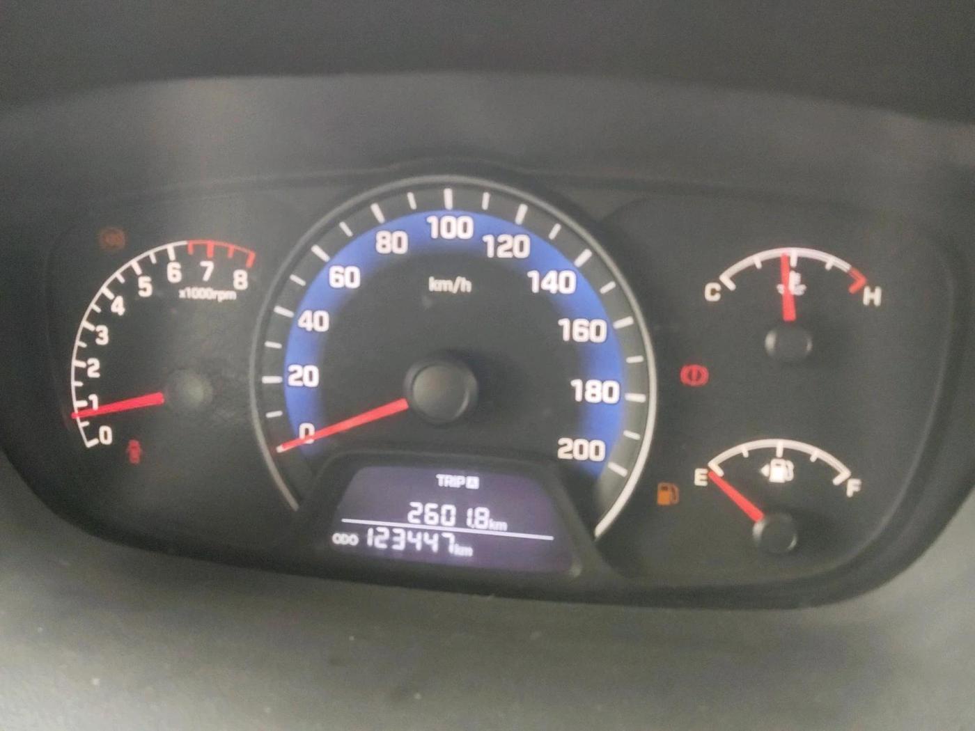 2014 Hyundai Xcent SX 1.2 (O), Petrol, Manual, 1,23,447 km, interior