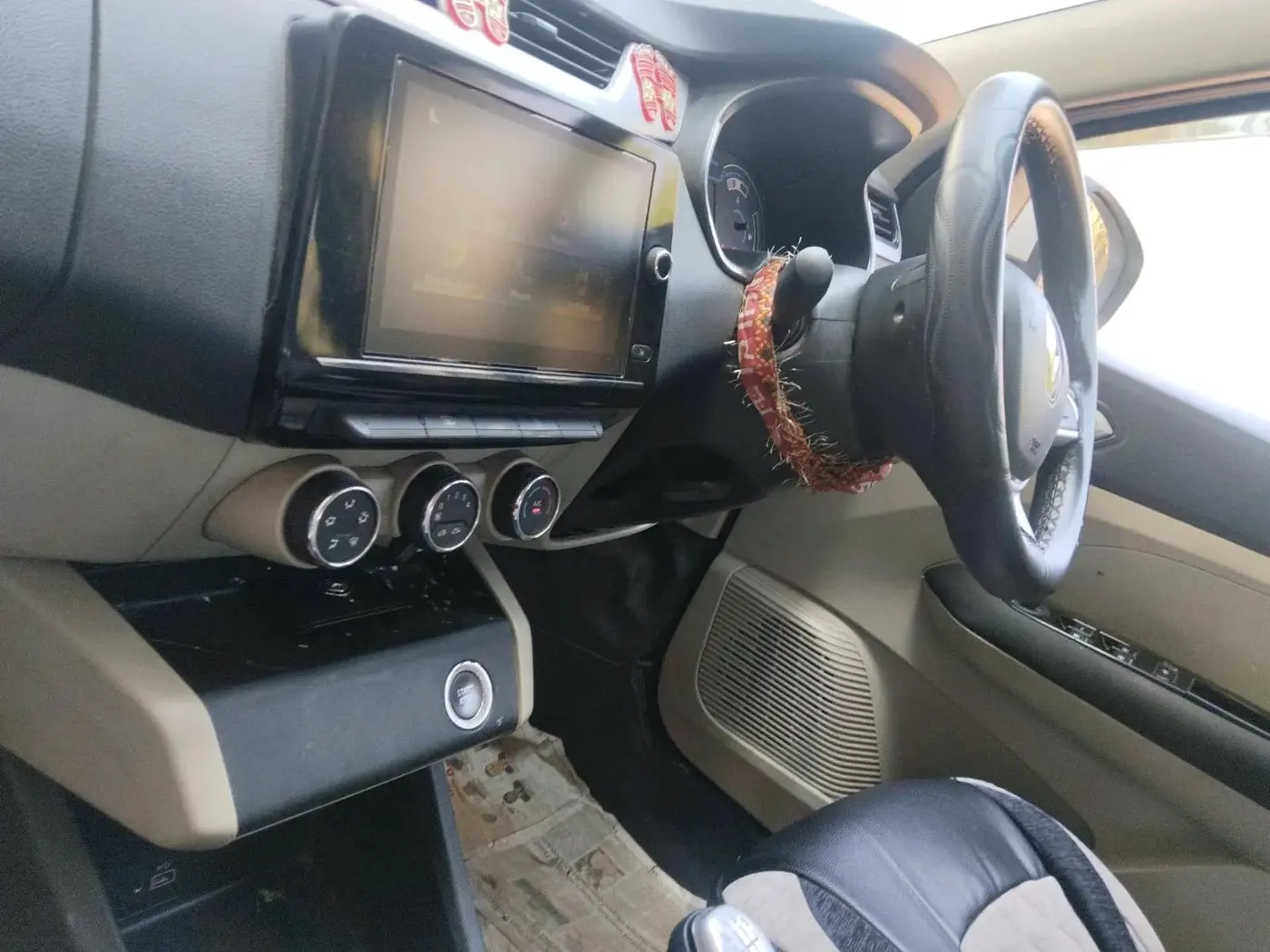 2020 Renault TRIBER RXZ, Petrol, Manual, 49,243 km, interior