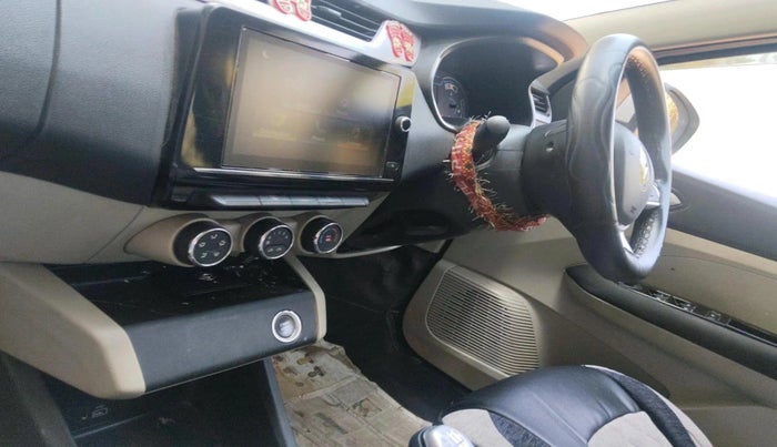 2020 Renault TRIBER RXZ, Petrol, Manual, 49,243 km, interior