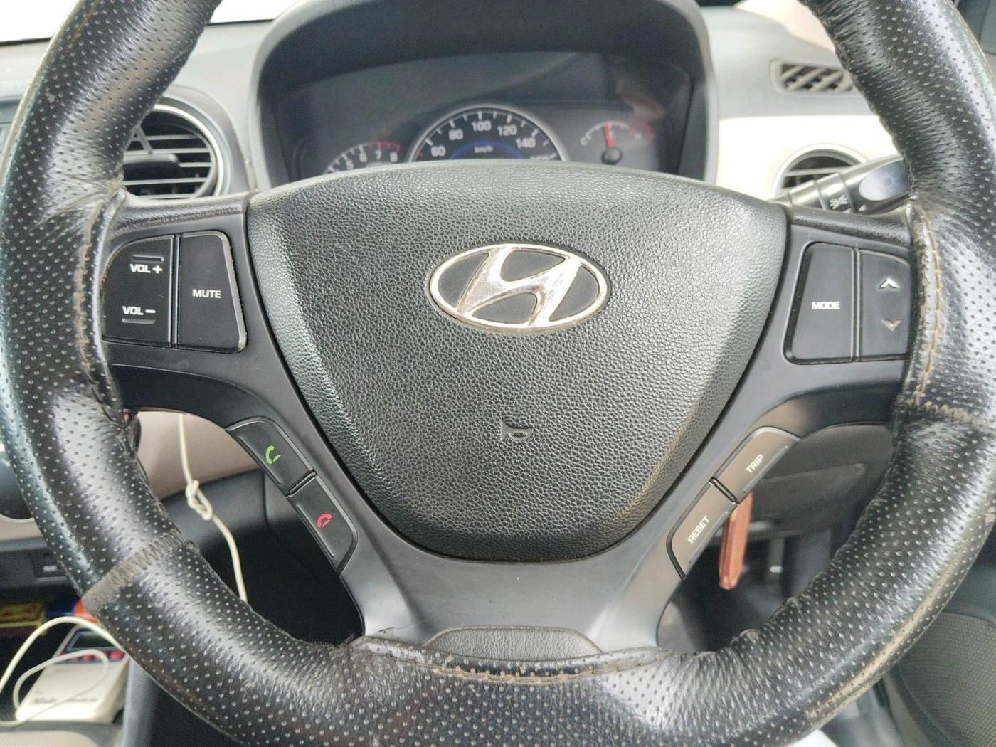 2015 Hyundai Grand i10 SPORTZ 1.2 KAPPA VTVT, Petrol, Manual, 73,204 km, interior
