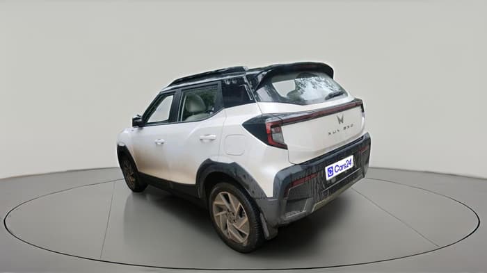 2024 Mahindra XUV 3XO AX7 1.2 TGDi, Petrol, Manual, 25,714 km, exterior