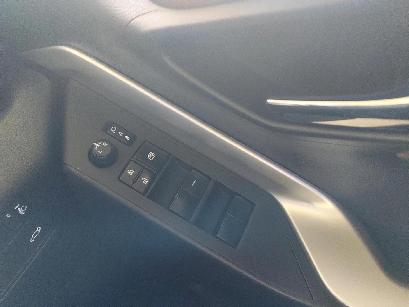 2024 Toyota INNOVA HYCROSS ZX HYBRID 7 STR, Hybrid, Automatic, 42,218 km, interior