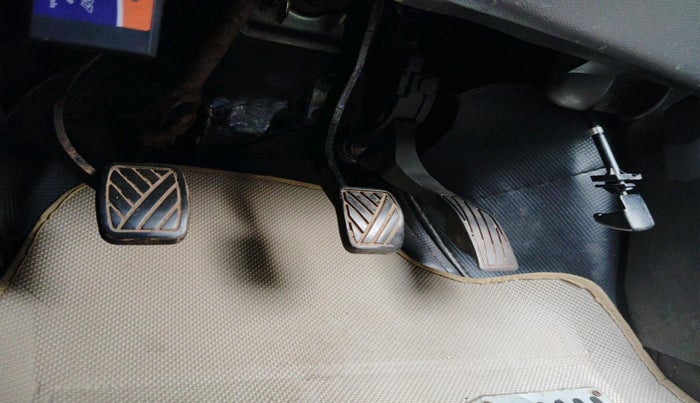 2010 Maruti Swift LXI, Petrol, Manual, 1,19,747 km, interior