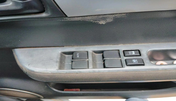 2010 Maruti Swift LXI, Petrol, Manual, 1,19,747 km, interior