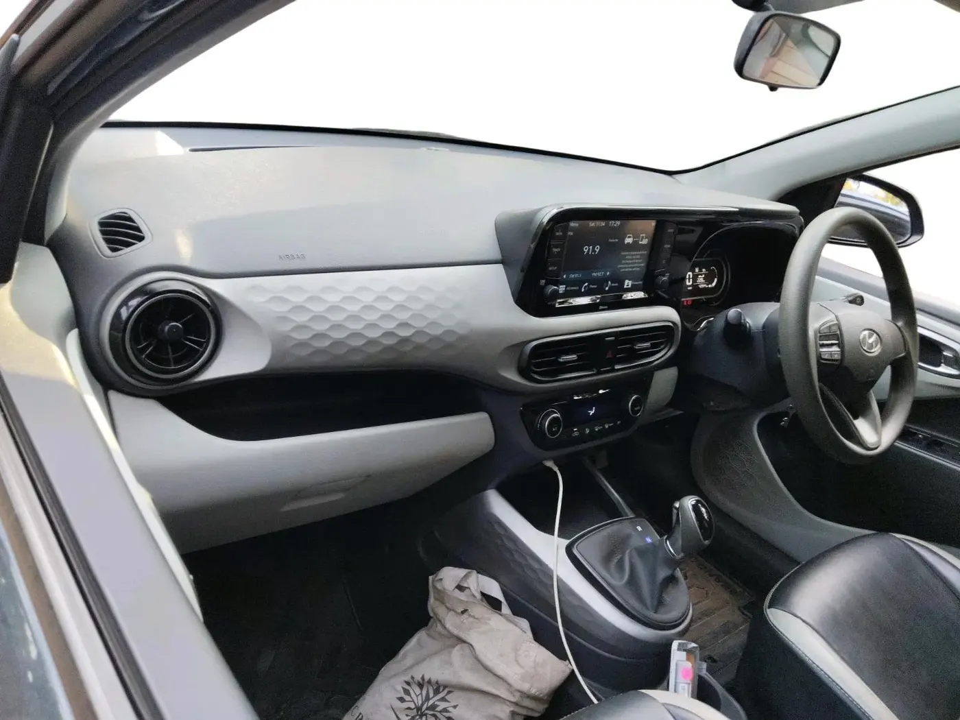 2020 Hyundai GRAND I10 NIOS SPORTZ AMT 1.2 KAPPA VTVT, Petrol, Automatic, 42,944 km, interior