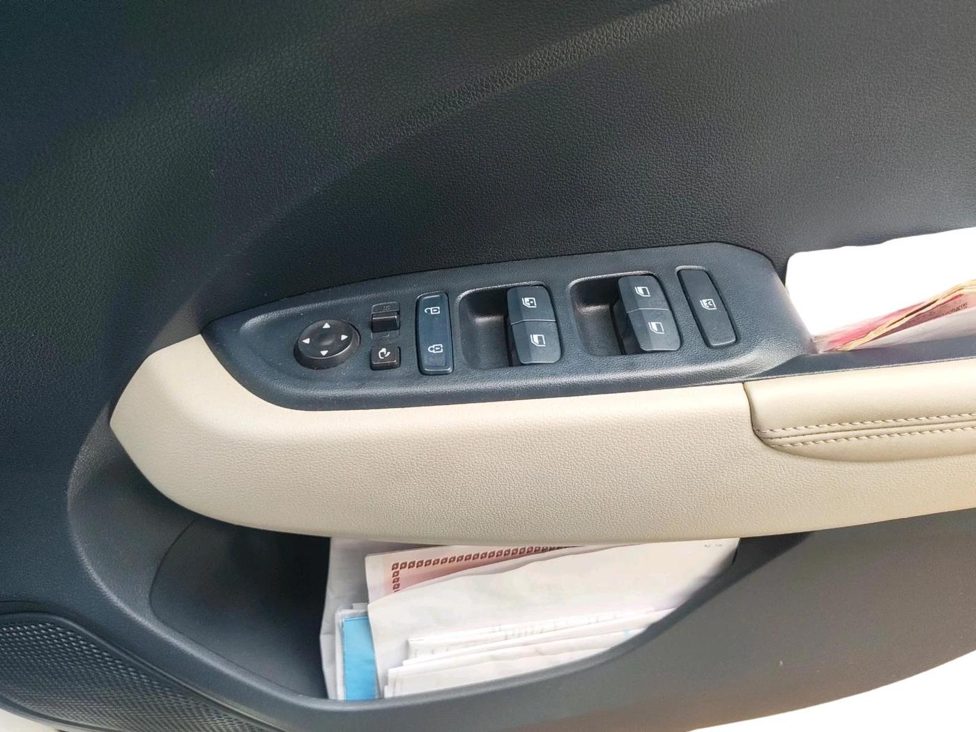 2019 Hyundai VENUE SX PLUS 1.0 TURBO DCT DUAL TONE, Petrol, Automatic, 91,206 km, interior