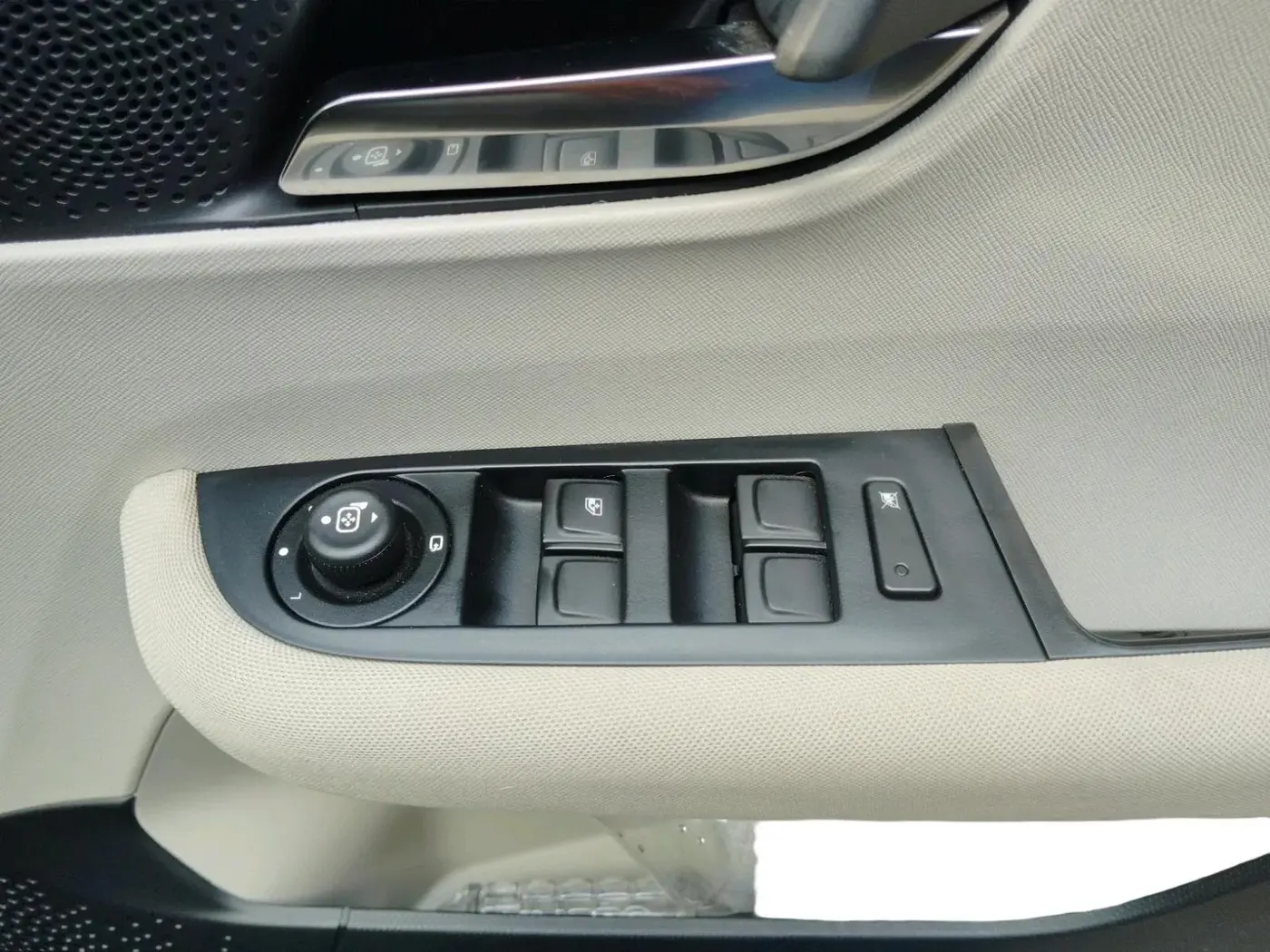 2025 Tata ALTROZ Accomplished Plus S Petrol 6DCT, Petrol, Automatic, 7,814 km, interior