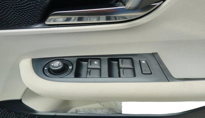 2025 Tata ALTROZ Accomplished Plus S Petrol 6DCT, Petrol, Automatic, 7,814 km, interior