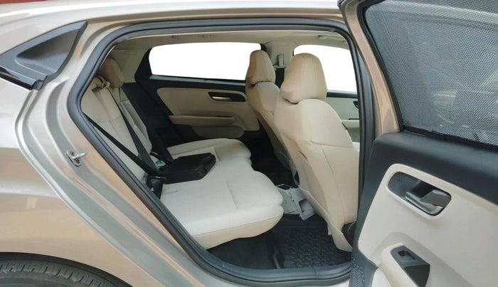 2025 Tata ALTROZ Accomplished Plus S Petrol 6DCT, Petrol, Automatic, 7,814 km, interior