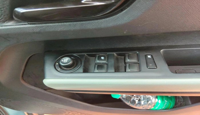 2022 Tata PUNCH ADVENTURE AMT, Petrol, Automatic, 25,146 km, interior