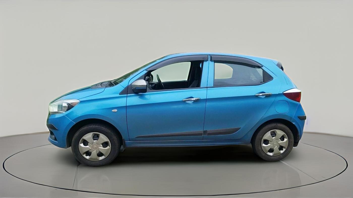 2017 Tata Tiago XT PETROL, Petrol, Manual, 1,16,002 km, exterior