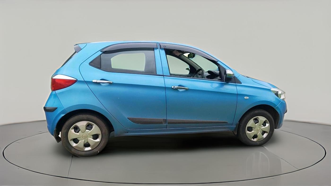 2017 Tata Tiago XT PETROL, Petrol, Manual, 1,16,002 km, exterior