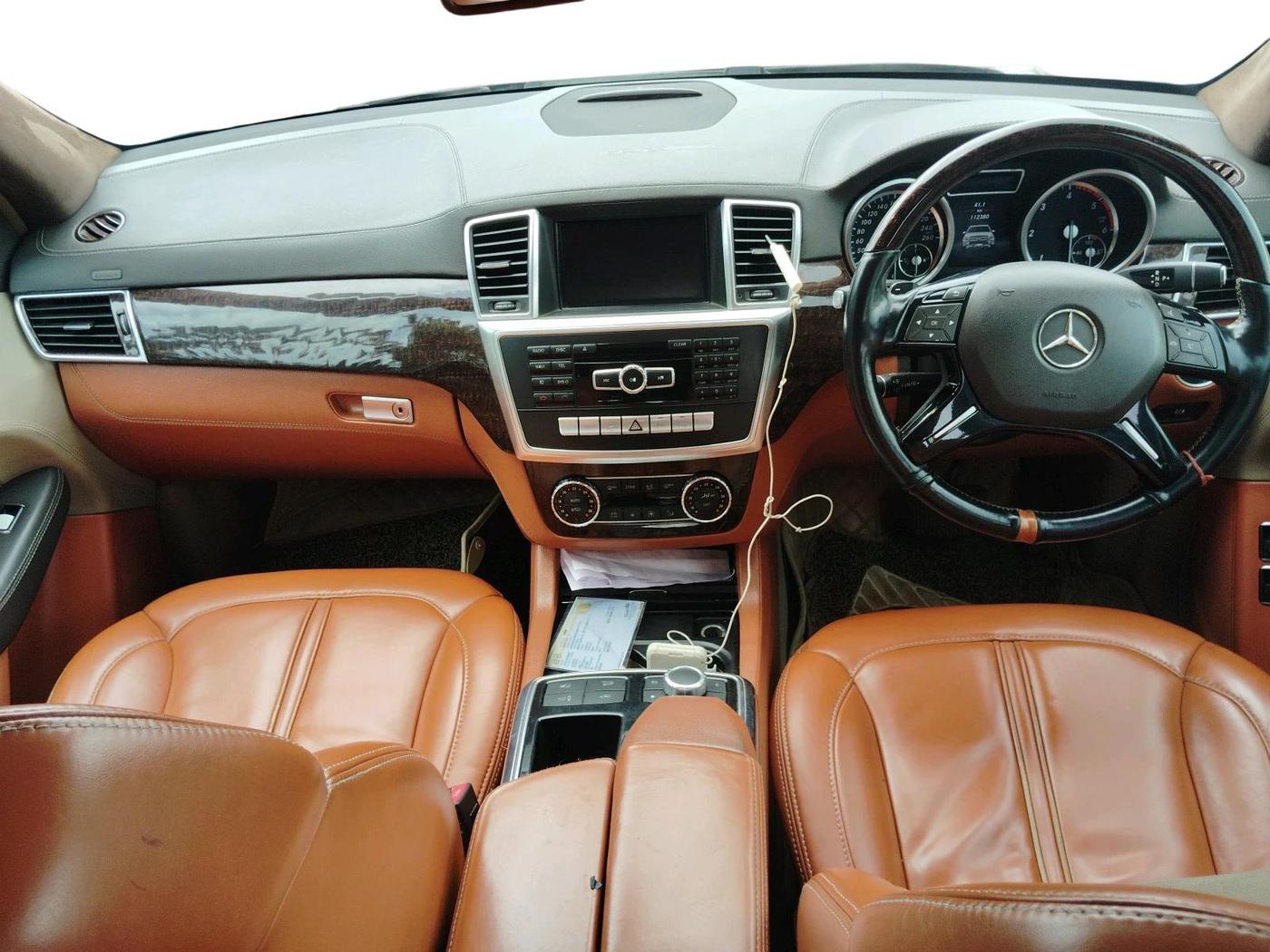 2015 Mercedes Benz GL Class 350 CDI 4Matic, Diesel, Automatic, 1,12,380 km, interior