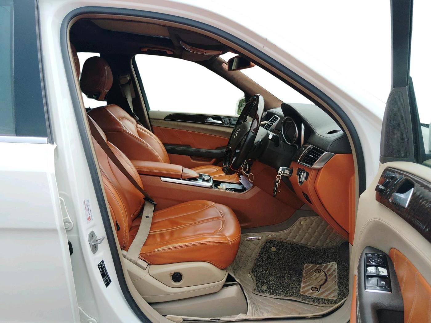 2015 Mercedes Benz GL Class 350 CDI 4Matic, Diesel, Automatic, 1,12,380 km, interior
