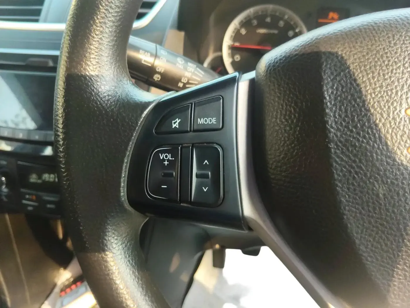 2014 Maruti Swift ZXI, Petrol, Manual, 88,015 km, interior