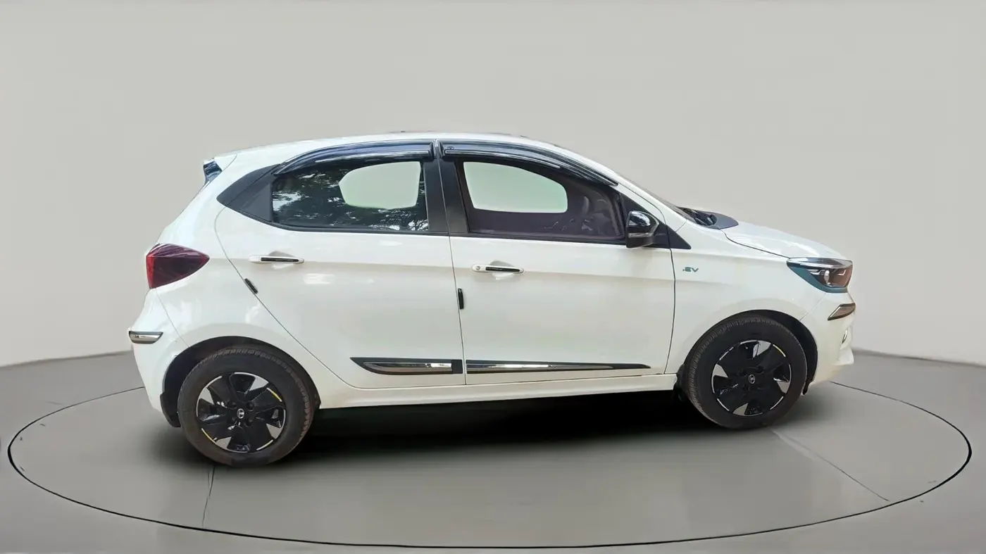 2023 Tata TIAGO EV XZ PLUS LONG RANGE, Electric, Automatic, 66,526 km, exterior