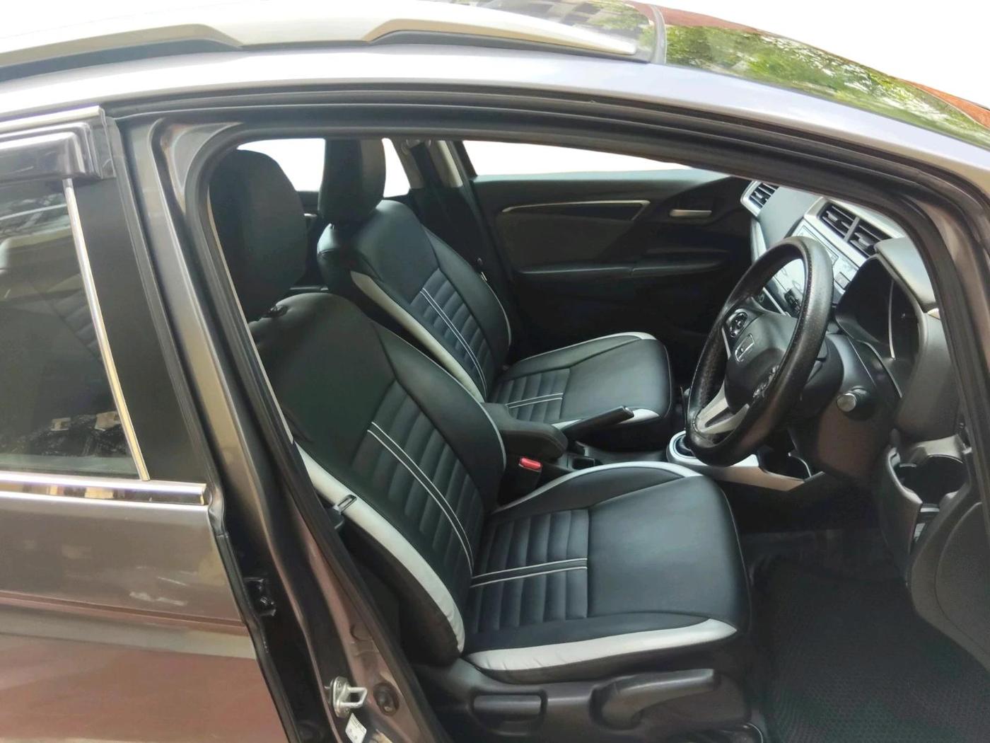2018 Honda WR-V 1.5L I-DTEC VX MT, Diesel, Manual, 1,07,755 km, interior