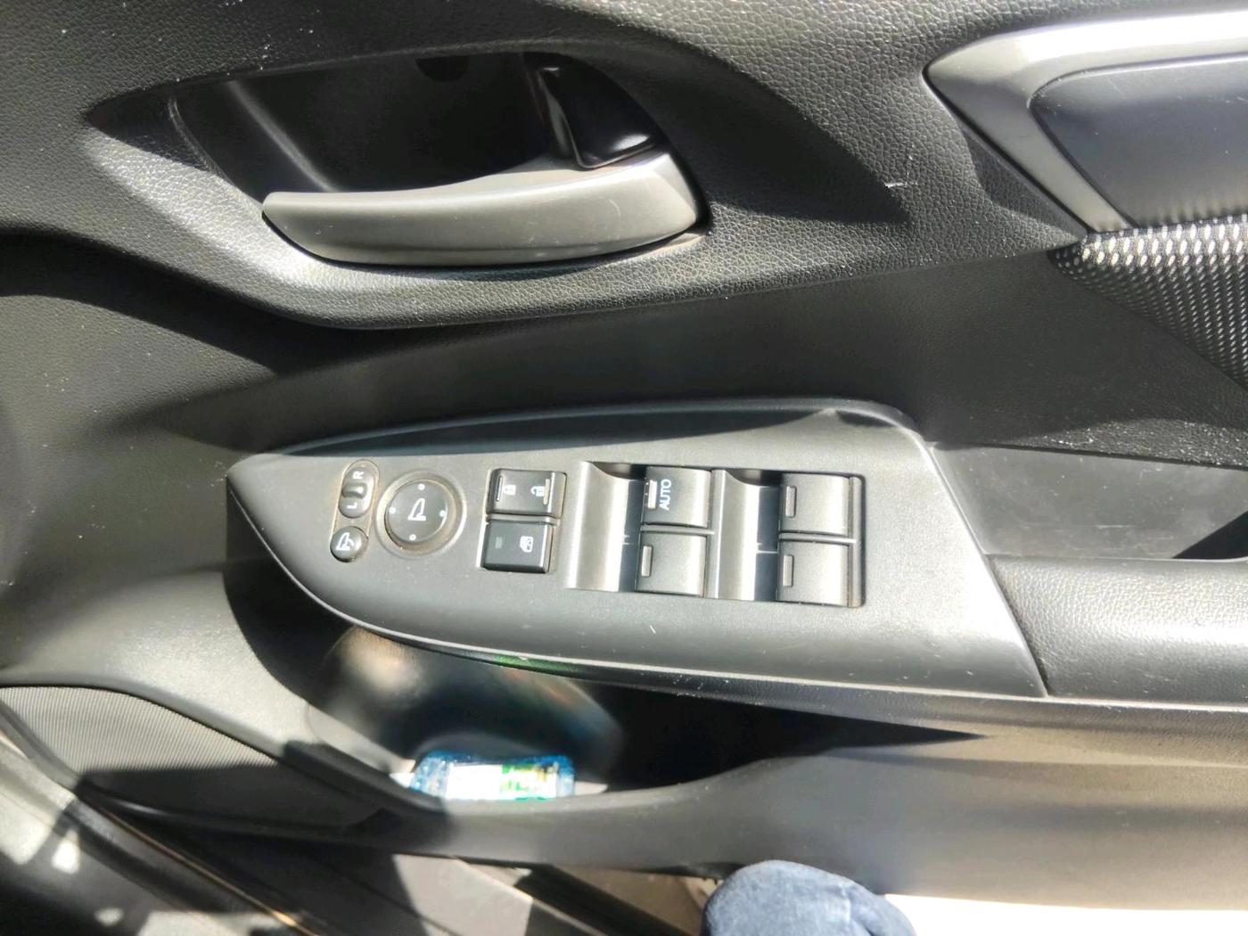 2018 Honda WR-V 1.5L I-DTEC VX MT, Diesel, Manual, 1,07,755 km, interior