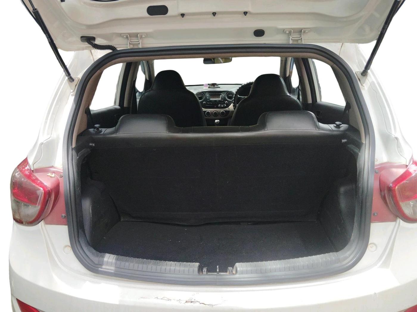 2015 Hyundai Grand i10 MAGNA 1.2 KAPPA VTVT, Petrol, Manual, 1,22,046 km, exterior