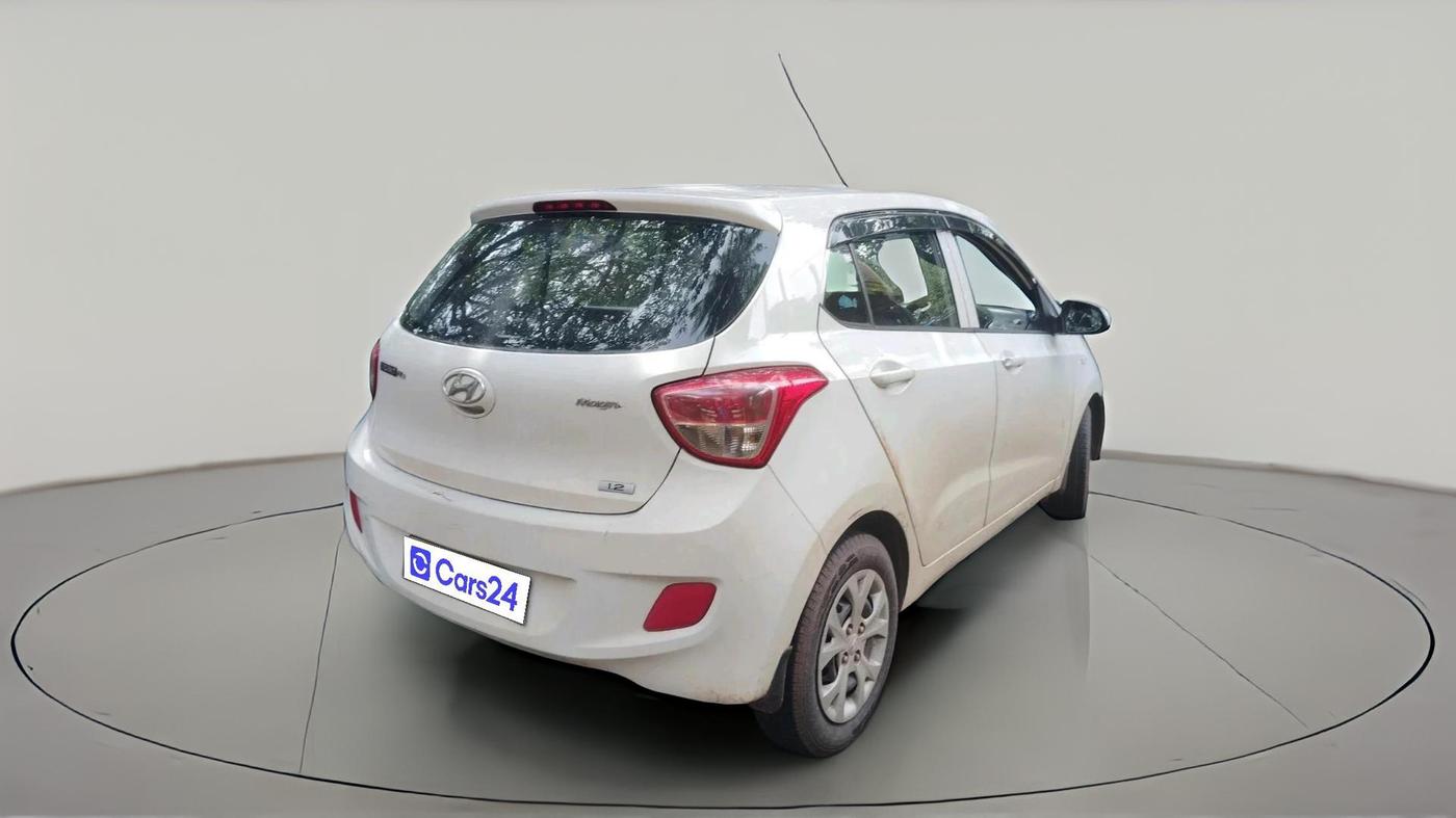 2015 Hyundai Grand i10 MAGNA 1.2 KAPPA VTVT, Petrol, Manual, 1,22,046 km, exterior