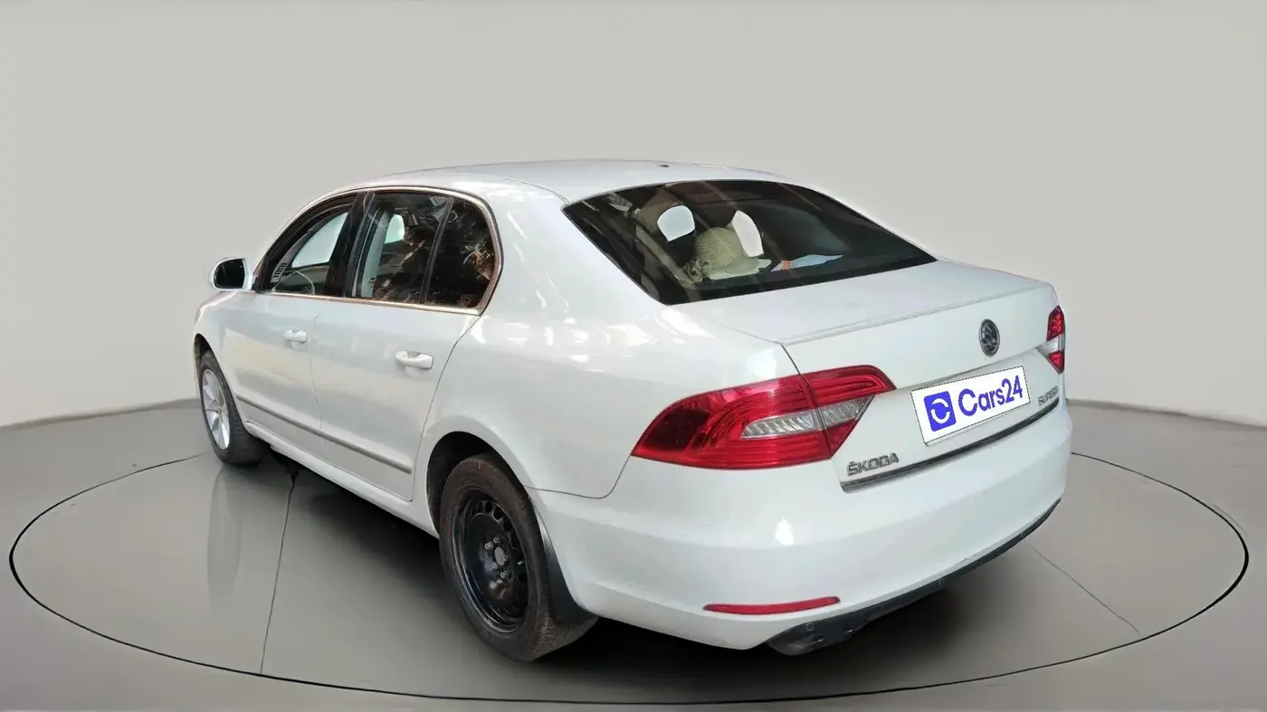 2015 Skoda Superb ELEGANCE 2.0 TDI CR AT, Diesel, Automatic, 97,826 km, exterior