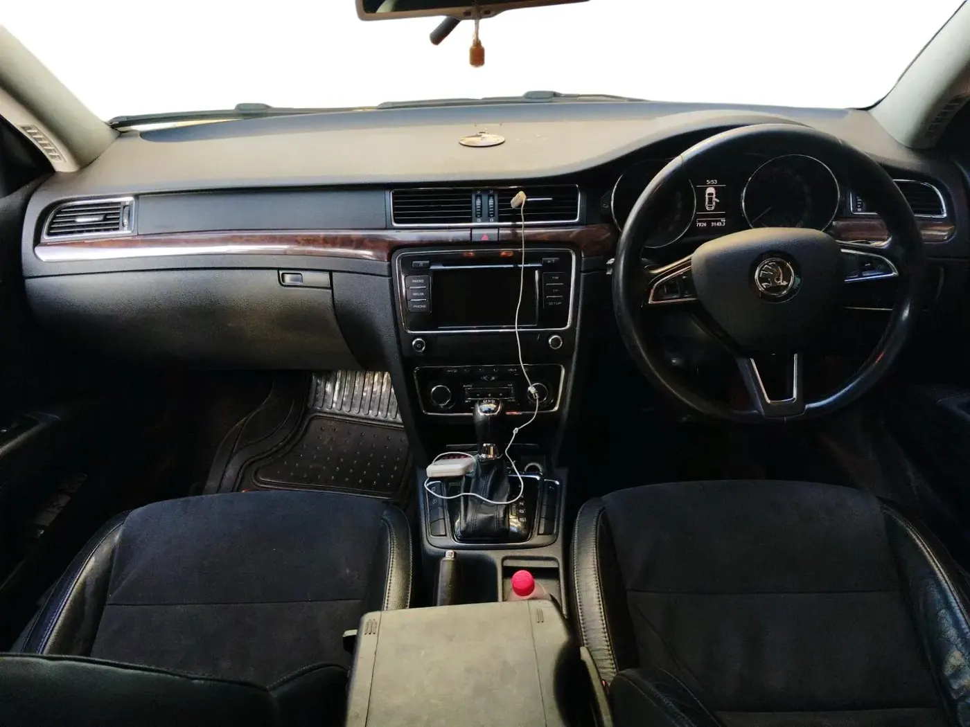 2015 Skoda Superb ELEGANCE 2.0 TDI CR AT, Diesel, Automatic, 97,826 km, interior