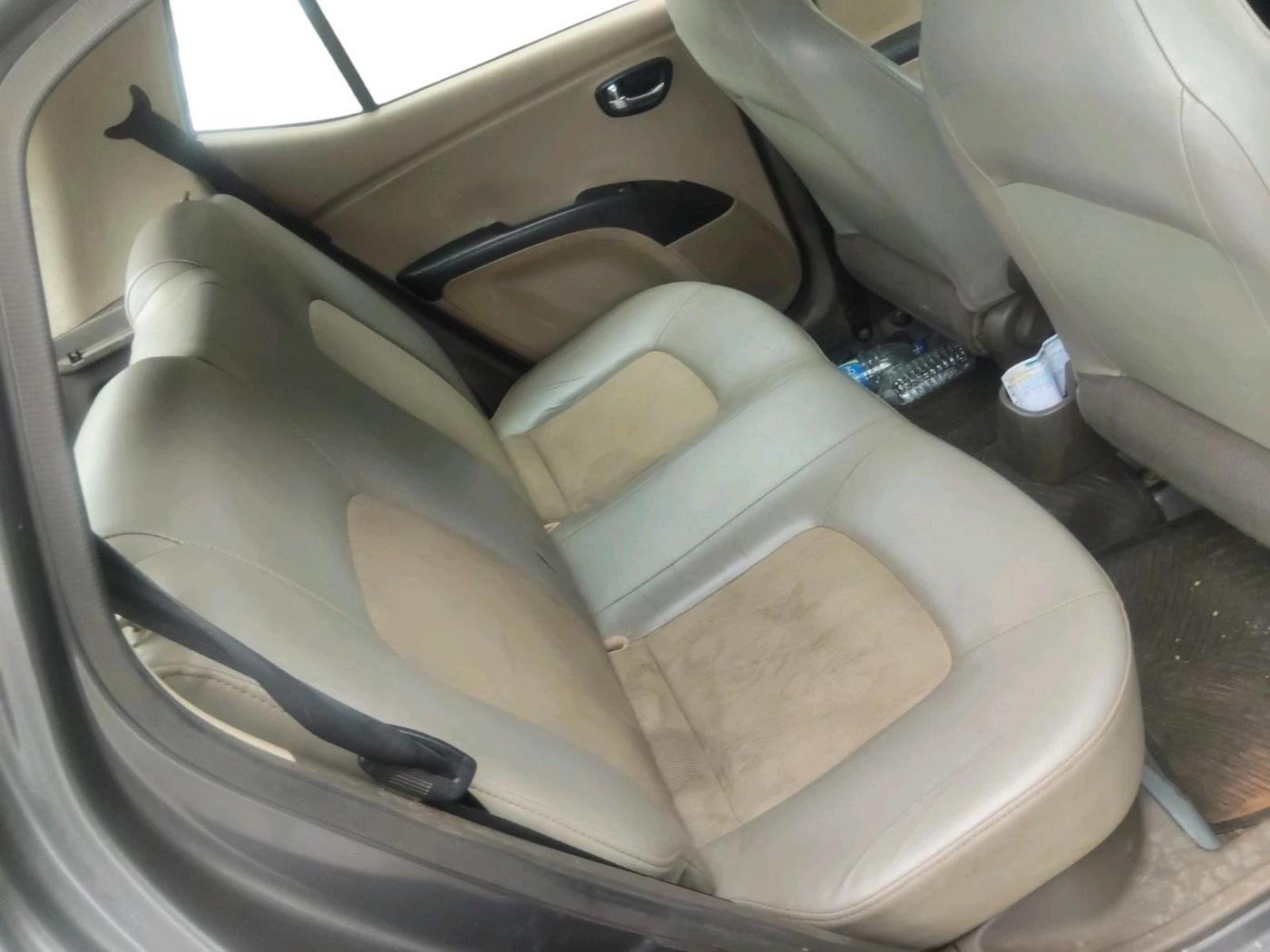 2011 Hyundai i10 MAGNA 1.2, Petrol, Manual, 1,98,634 km, interior