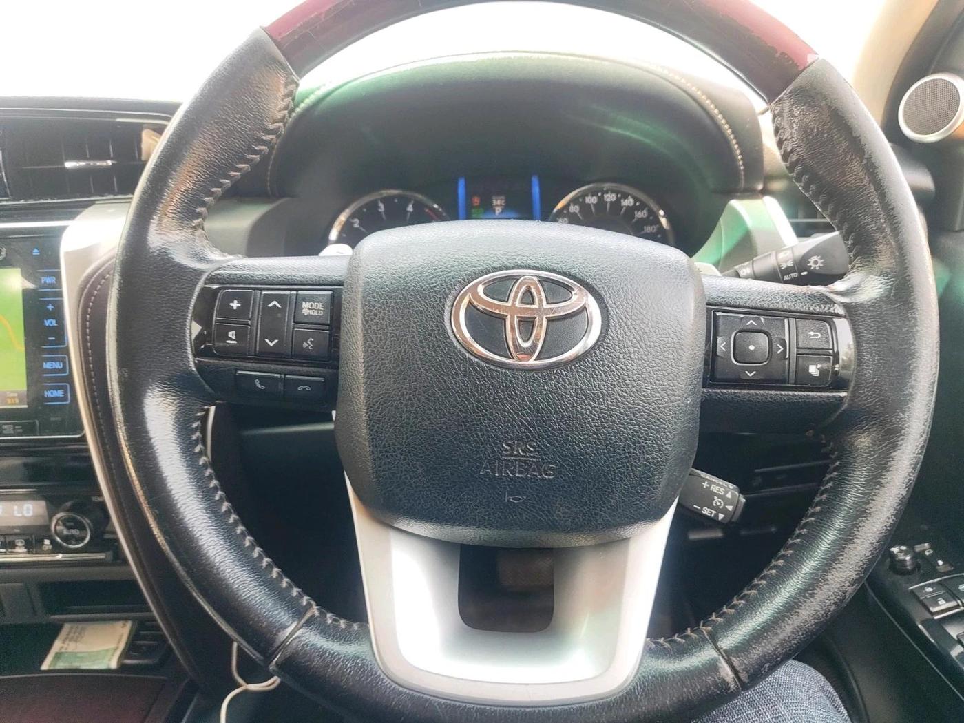 2019 Toyota Fortuner 2.8 4X2 AT, Diesel, Automatic, 1,25,044 km, interior