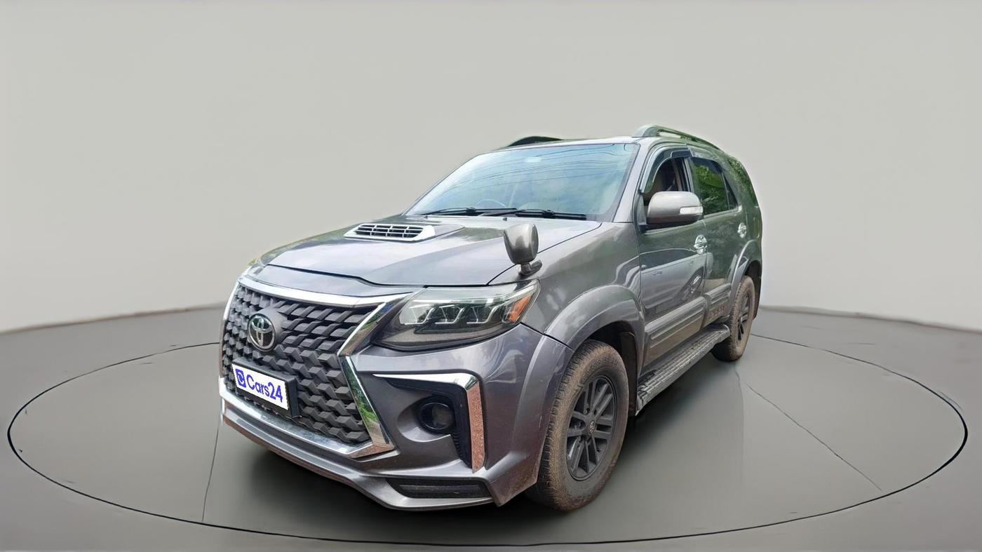 2012 Toyota Fortuner 3.0 4X2 AT, Diesel, Automatic, 1,96,000 km, exterior