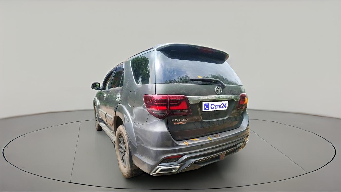 2012 Toyota Fortuner 3.0 4X2 AT, Diesel, Automatic, 1,96,000 km, exterior