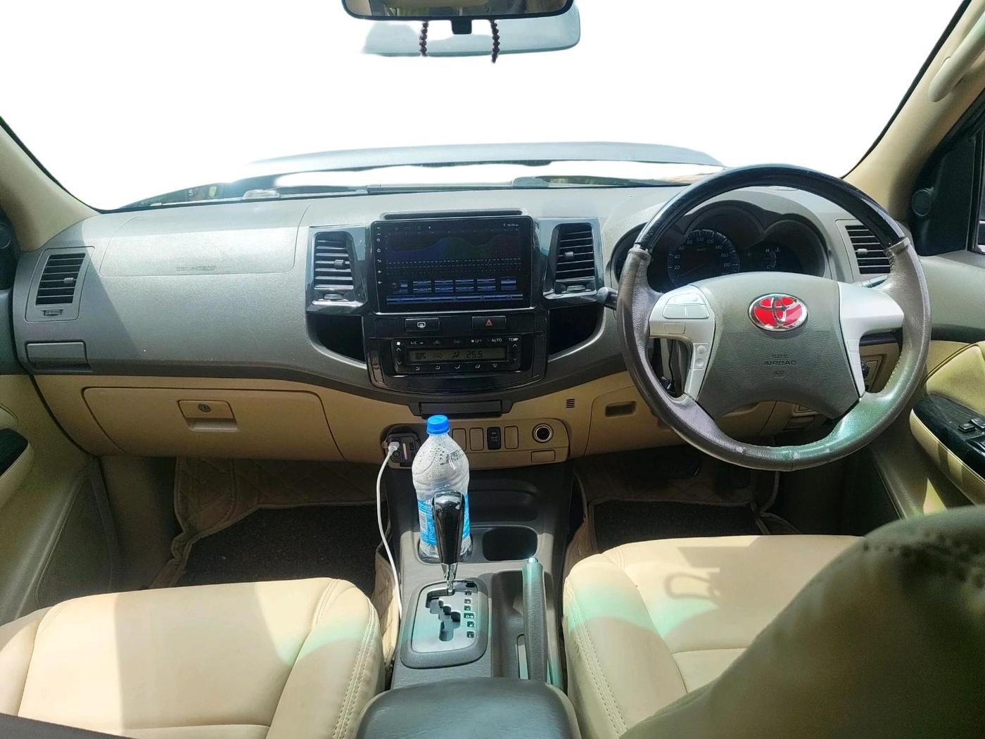 2012 Toyota Fortuner 3.0 4X2 AT, Diesel, Automatic, 1,96,000 km, interior