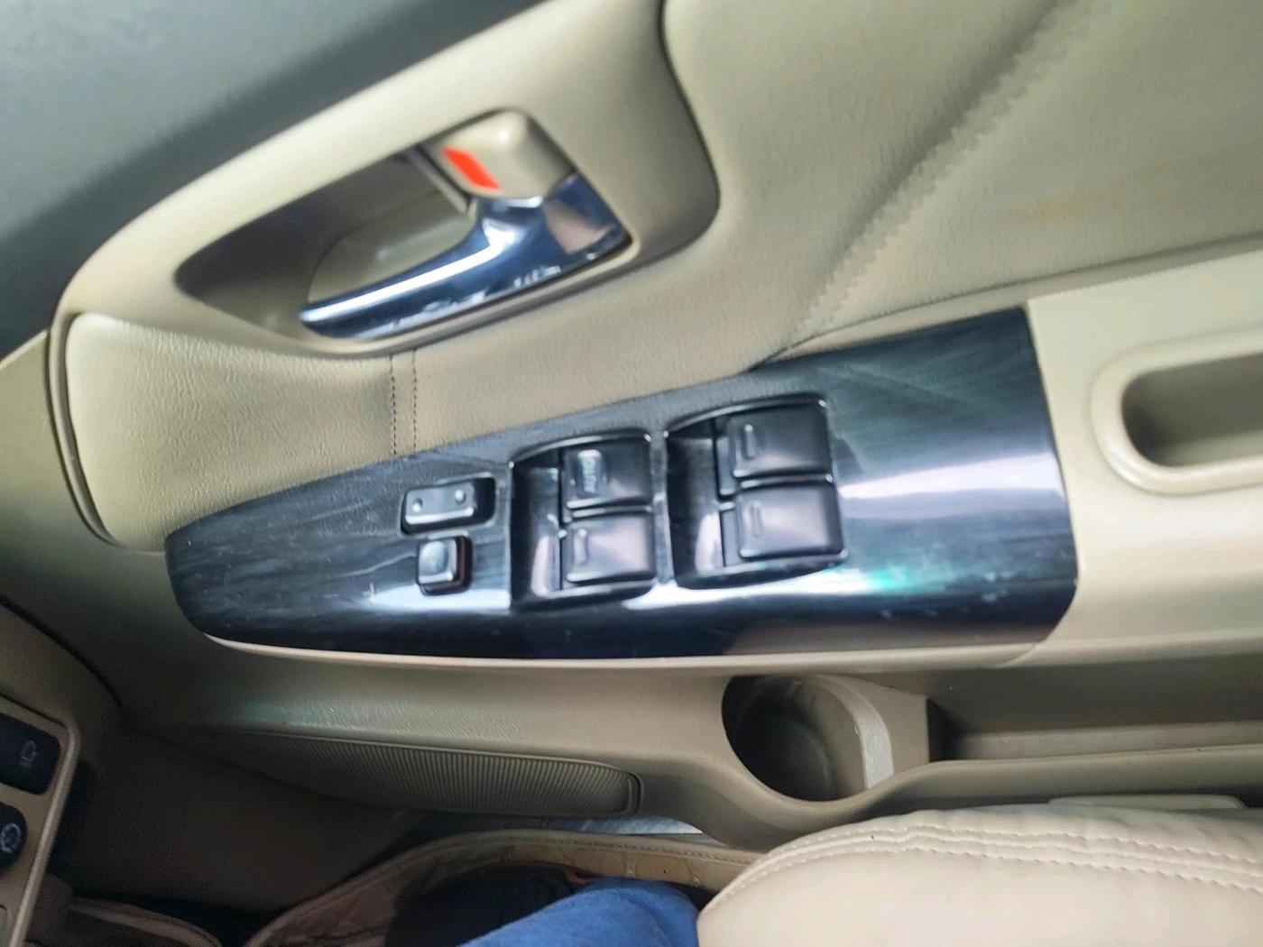 2012 Toyota Fortuner 3.0 4X2 AT, Diesel, Automatic, 1,96,000 km, interior