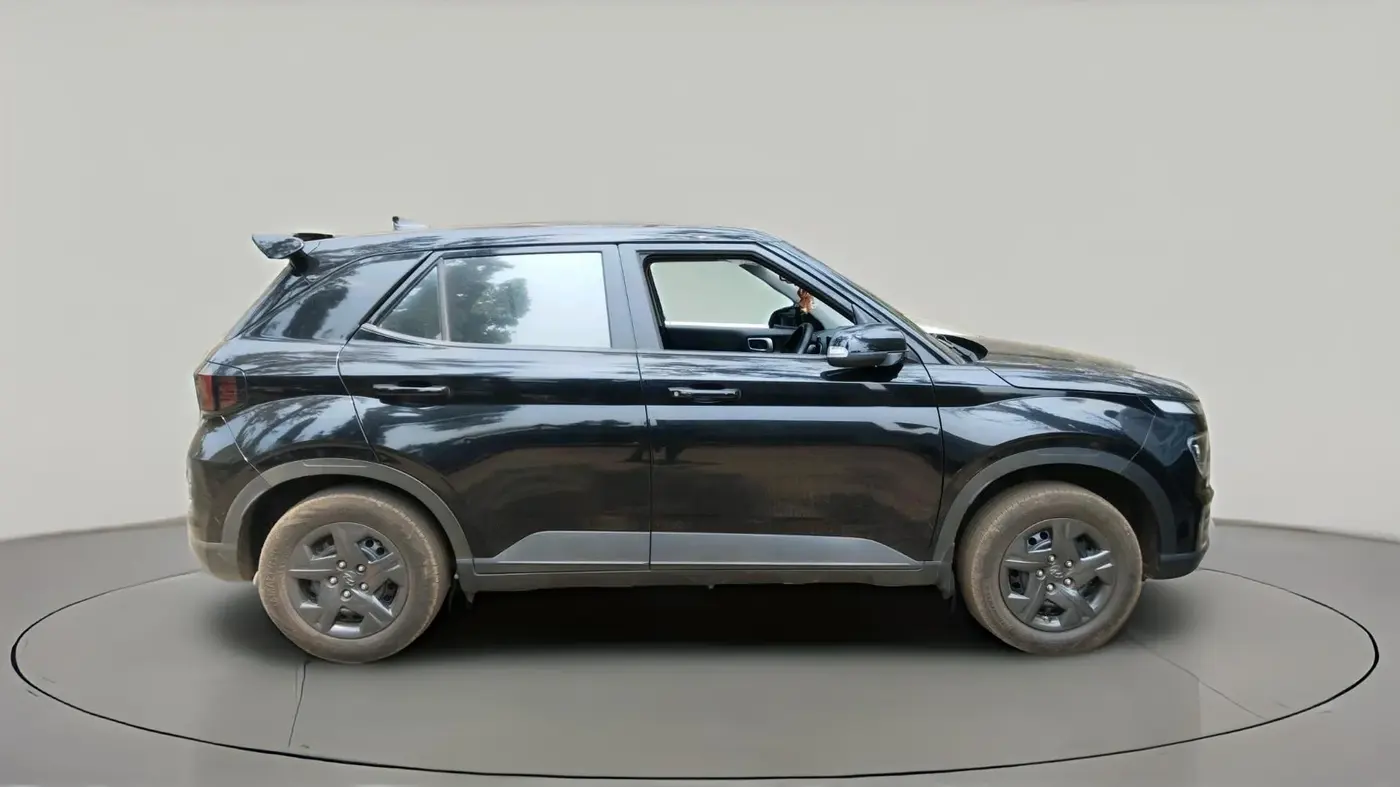 2023 Hyundai VENUE SX 1.2 PETROL, CNG, Manual, 70,910 km, exterior