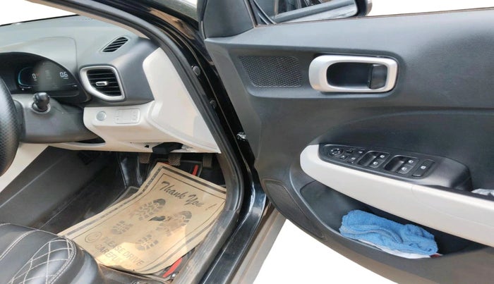 2023 Hyundai VENUE SX 1.2 PETROL, CNG, Manual, 70,910 km, interior