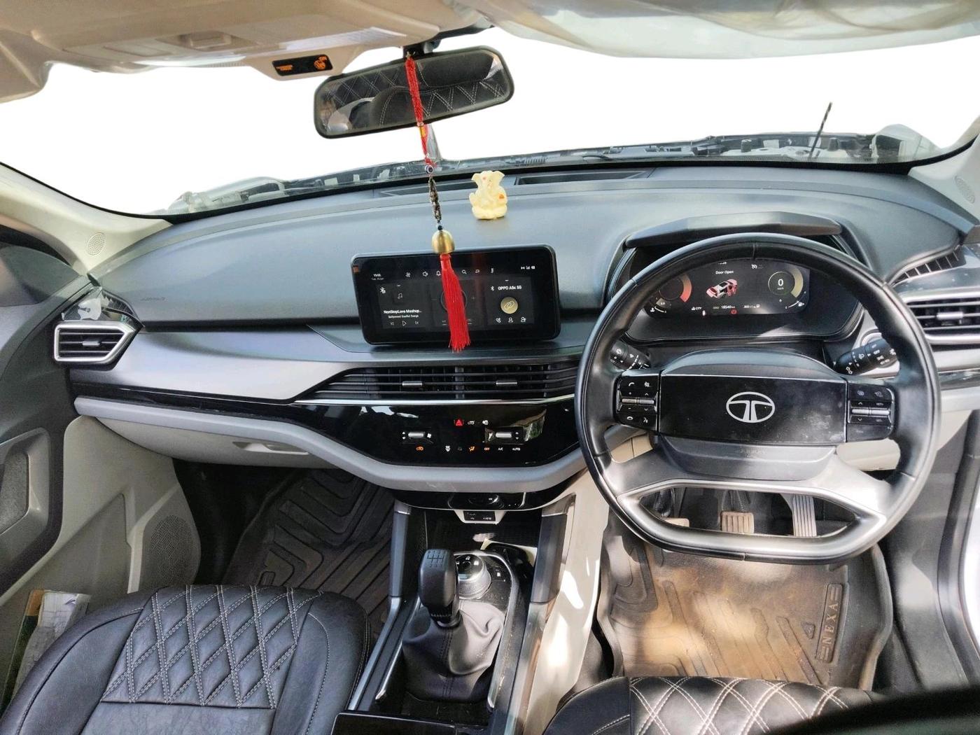2024 Tata Safari PURE PLUS S, Diesel, Manual, 18,540 km, interior