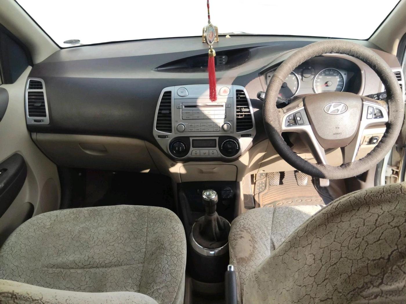 2011 Hyundai i20 SPORTZ 1.2, CNG, Manual, 88,679 km, interior