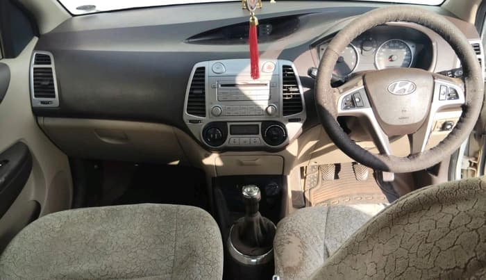 2011 Hyundai i20 SPORTZ 1.2, CNG, Manual, 88,679 km, interior