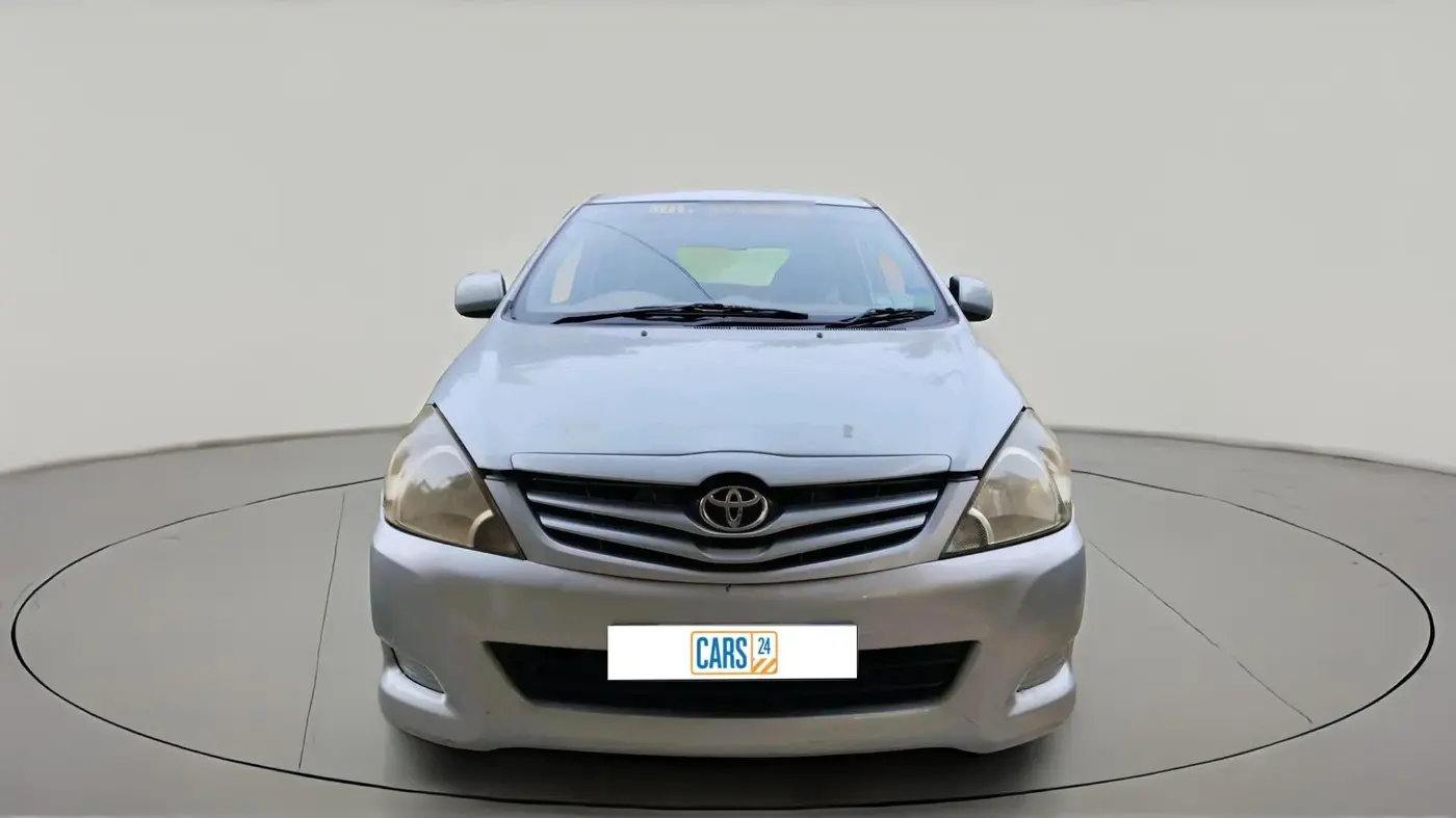 2010 Toyota Innova 2.5 G4 8 STR, Diesel, Manual, 4,38,780 km, exterior